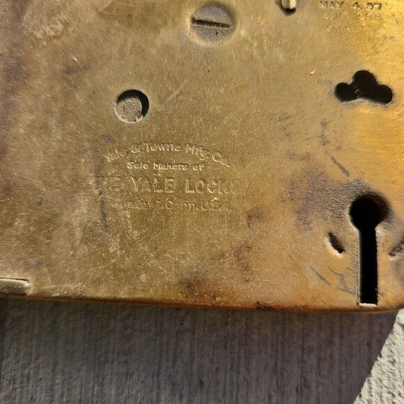 Vintage Brass Door Hardware Lot Antique Knobs Lock Chamber Cover Hinges Screws - Picture 4 of 16